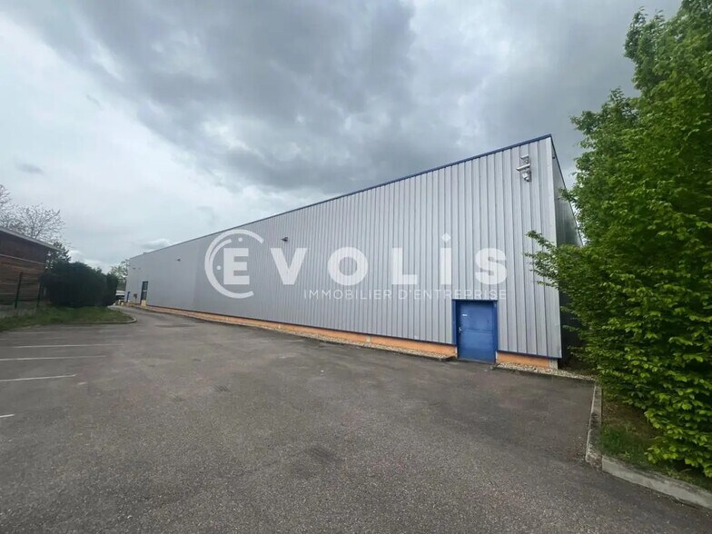 Office in Chaponost for lease - Building Photo - Image 2 of 20