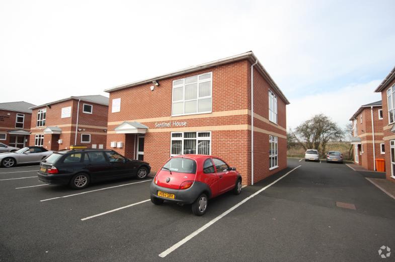 2 Courtyard, Bromsgrove for lease Primary Photo- Image 1 of 2