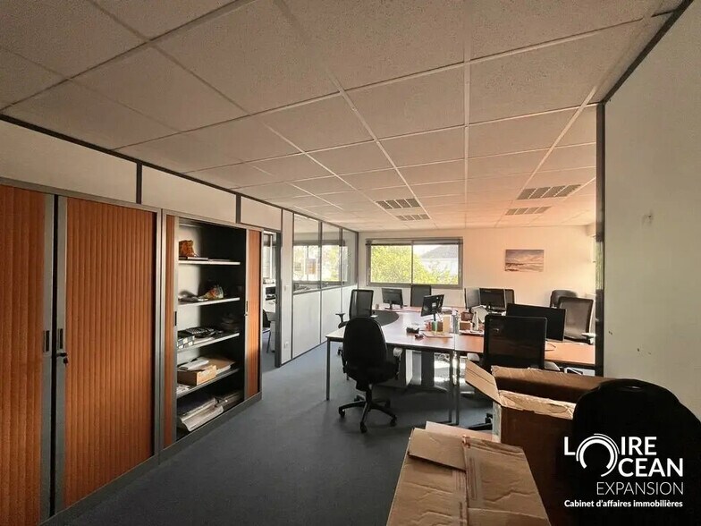 Office in Nantes for lease - Interior Photo - Image 3 of 11