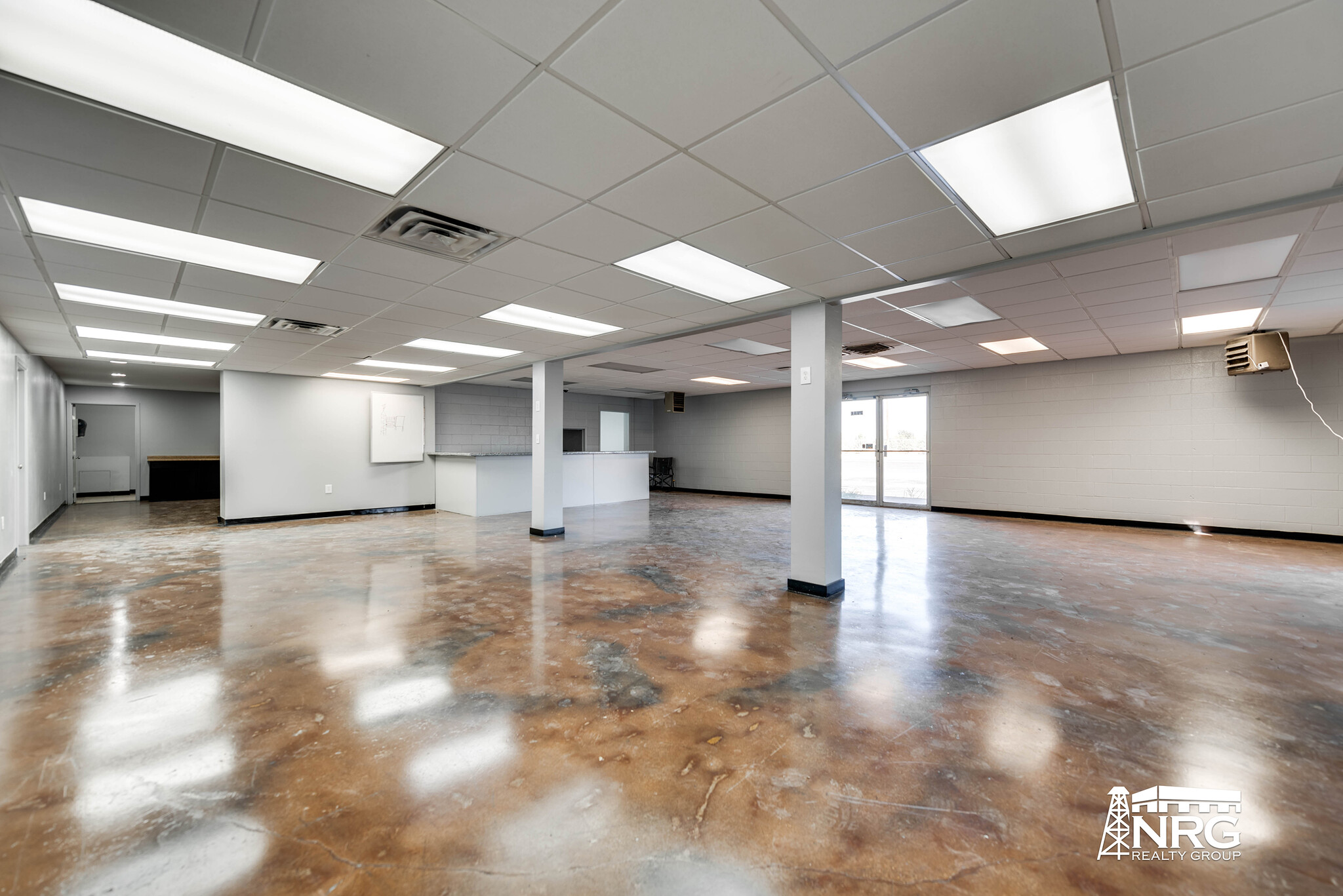 4405 N County Rd W, Odessa, TX 79764 - Flex Retail Space w/ Showroom on ...