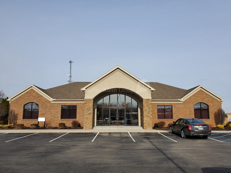 7644 Kings Pointe Rd, Toledo, OH for lease - Building Photo - Image 2 of 14