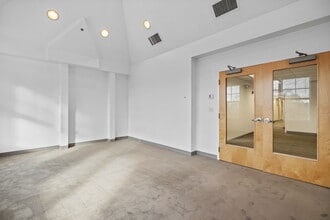363-389 Boston Post Rd, Sudbury, MA for lease Interior Photo- Image 2 of 9