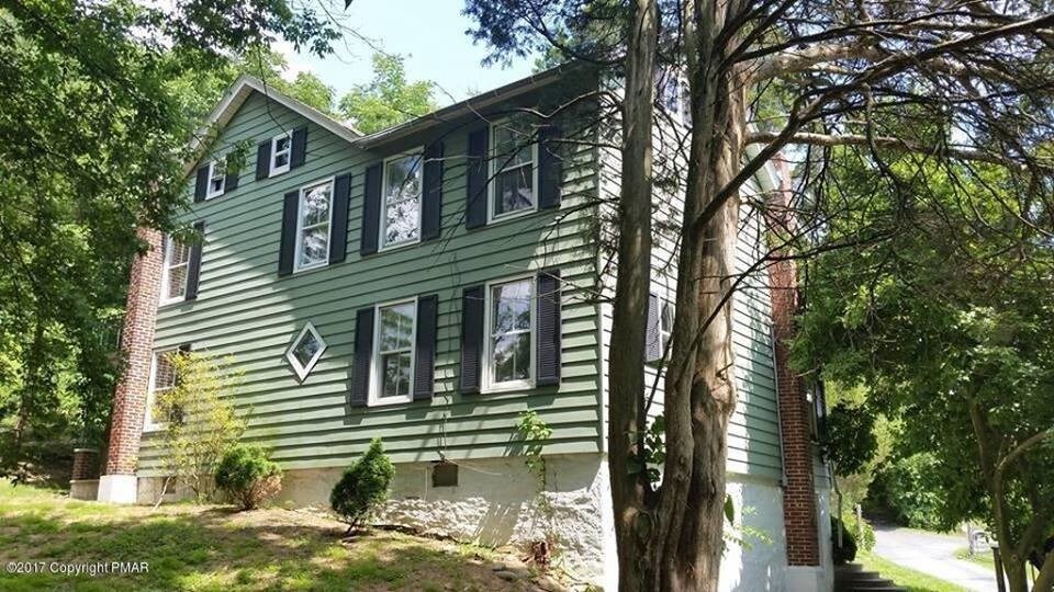 411 Riverview Dr, Walnutport, PA 18088