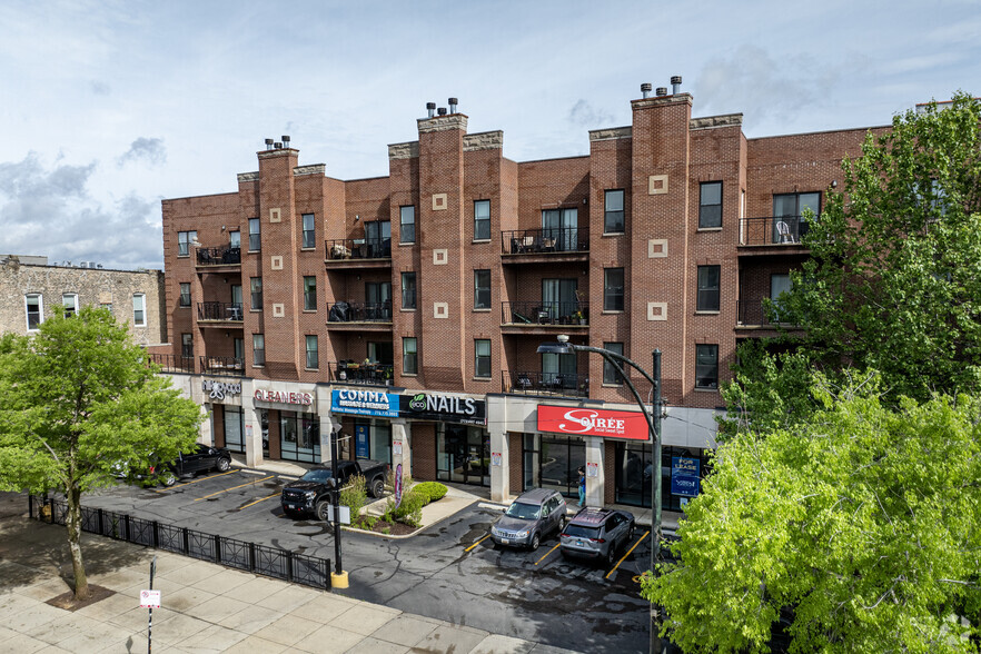 2032 W Division St, Chicago, IL for lease - Building Photo - Image 1 of 9