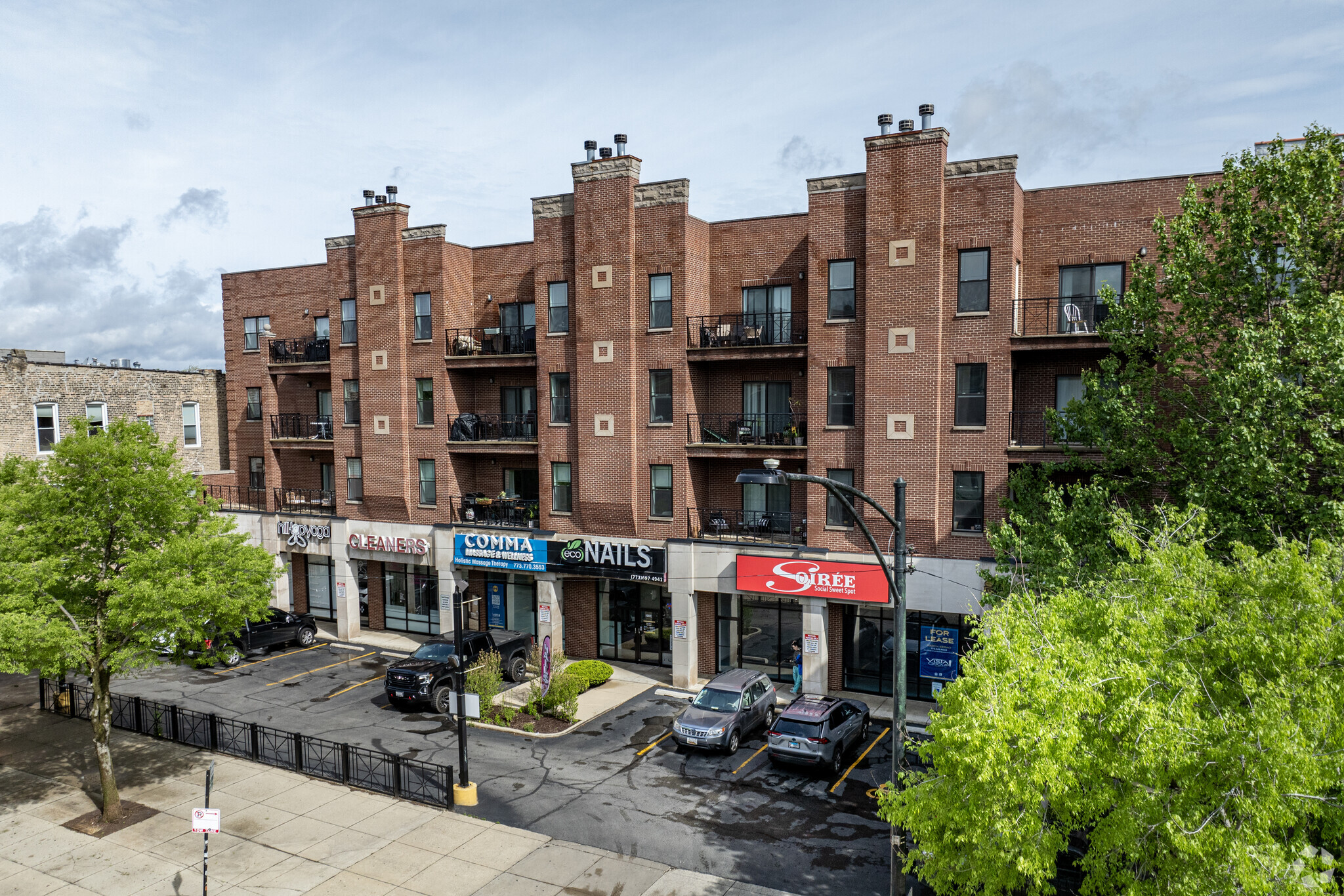 2032 W Division St, Chicago, IL for lease Building Photo- Image 1 of 10