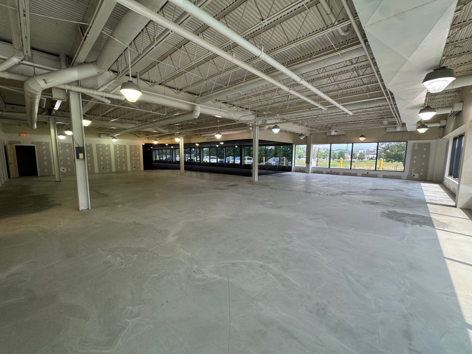 3735 Easton Nazareth Hwy, Easton, PA for lease Interior Photo- Image 1 of 5