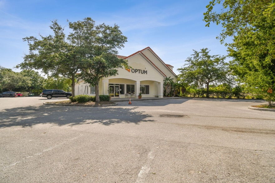 772 Cortaro Dr, Sun City Center, FL for sale - Building Photo - Image 2 of 87