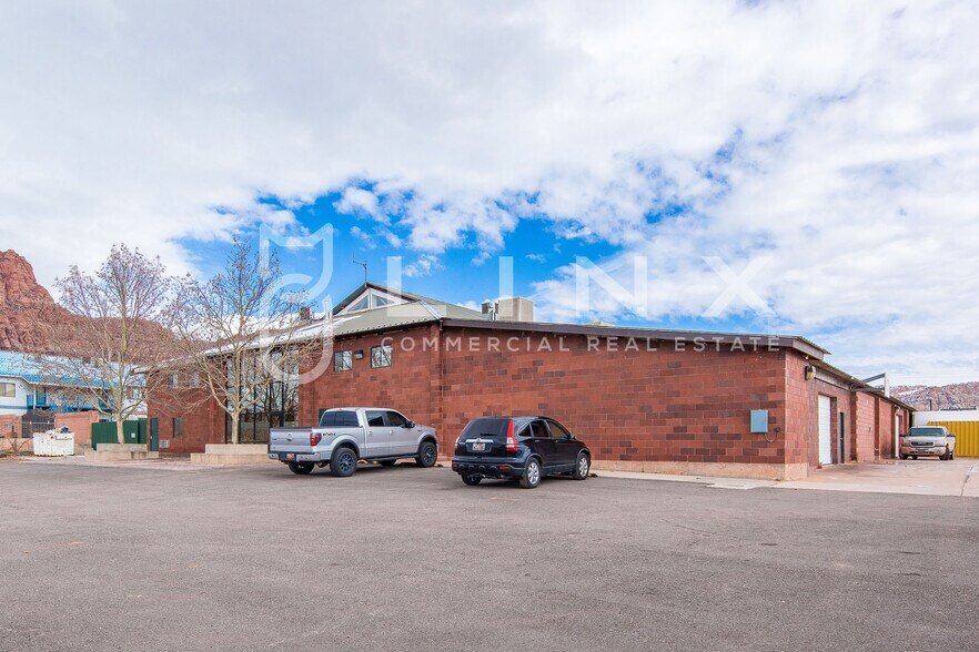740 N Pinion St, Hildale, UT for sale - Building Photo - Image 1 of 1