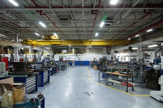 1625 W Maple Rd, Troy, MI for lease Interior Photo- Image 1 of 11