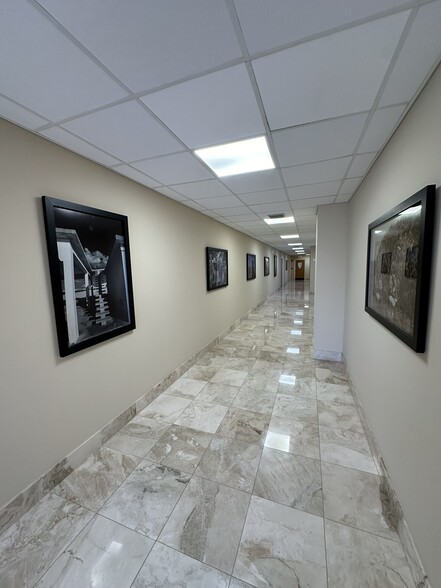 824 US Highway 1, North Palm Beach, FL for lease - Interior Photo - Image 3 of 8