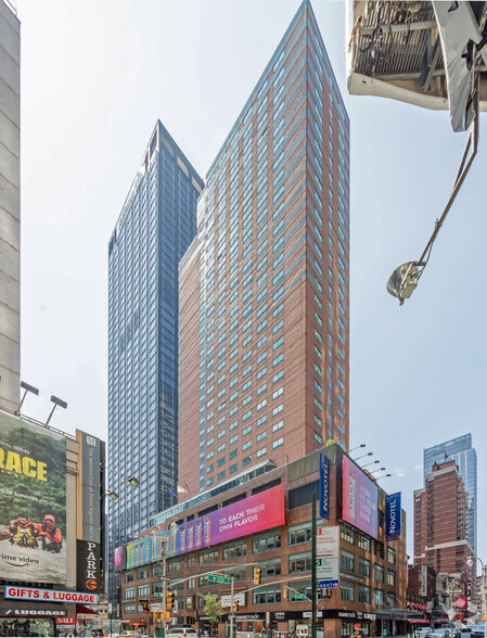 226 W 52nd St, New York, NY for lease - Building Photo - Image 2 of 20