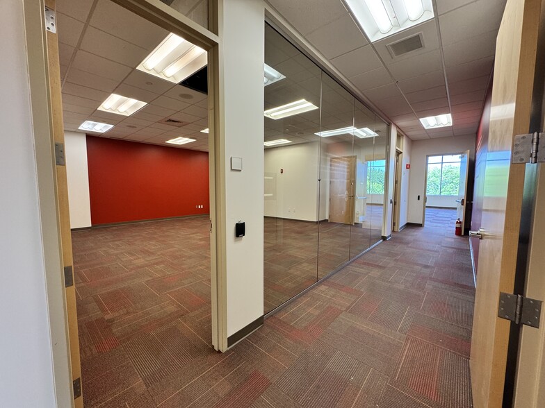 101 Wason Ave, Springfield, MA for lease - Building Photo - Image 3 of 9