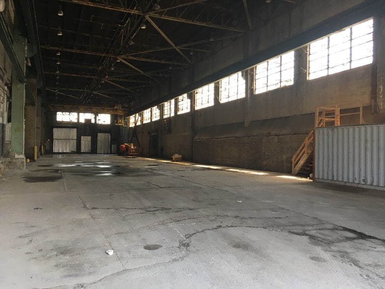 150 Scott Ave, Brooklyn, NY for sale - Building Photo - Image 1 of 1