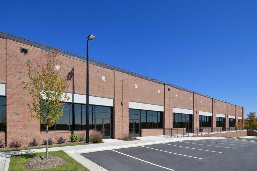 Hinton Oaks Blvd, Knightdale, NC for lease - Building Photo - Image 2 of 8