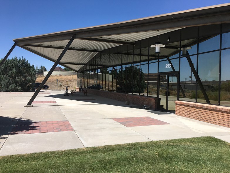 285 Spruce Rd, Elko, NV for sale - Building Photo - Image 1 of 1