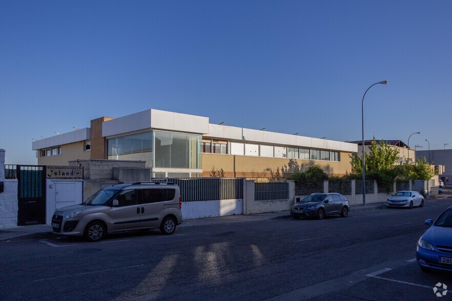 Industrial in Fuenlabrada, MAD for sale - Building Photo - Image 2 of 8