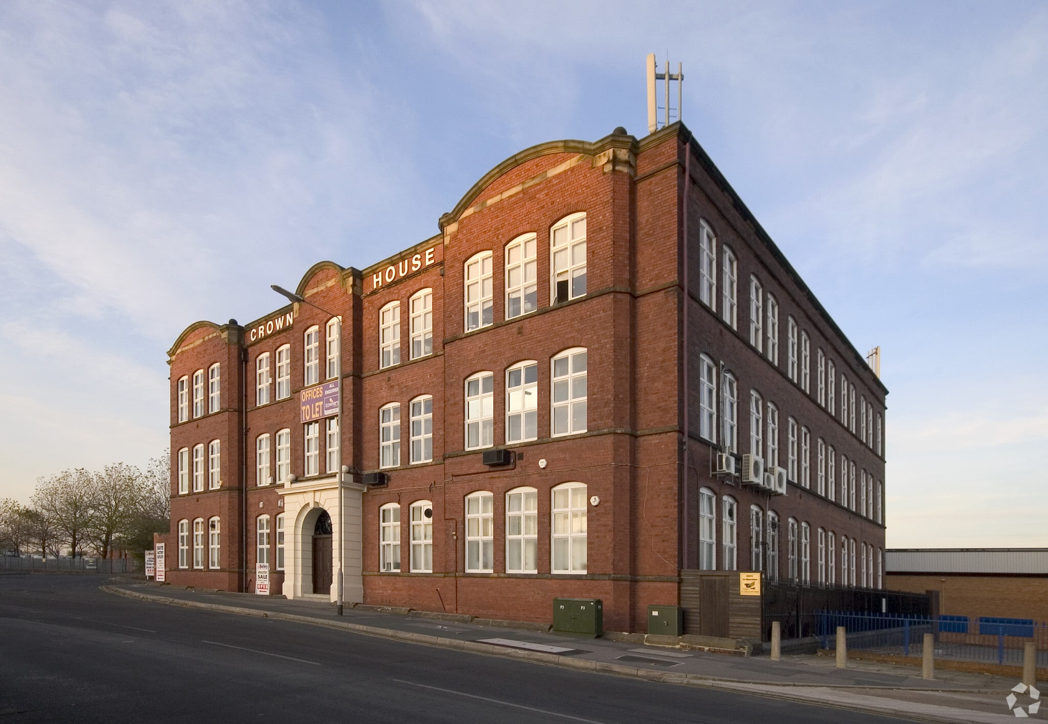 Armley Rd, Leeds for lease Primary Photo- Image 1 of 5