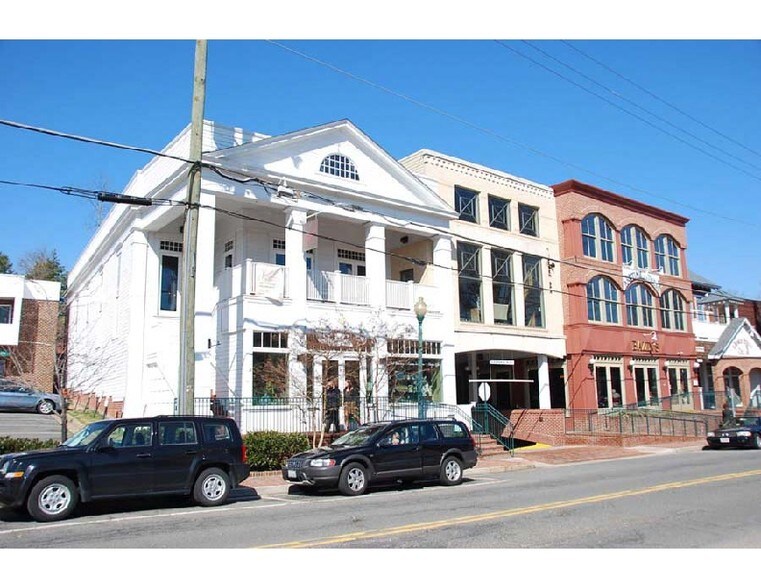 111 Church St NW, Vienna, VA for lease - Primary Photo - Image 2 of 2