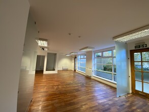 10 Old Tolbooth Wynd, Edinburgh for sale Interior Photo- Image 2 of 5