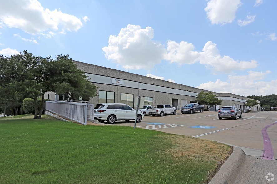 400 Union Bower Ct, Irving, TX 75061 - Bldg 400 | LoopNet.com