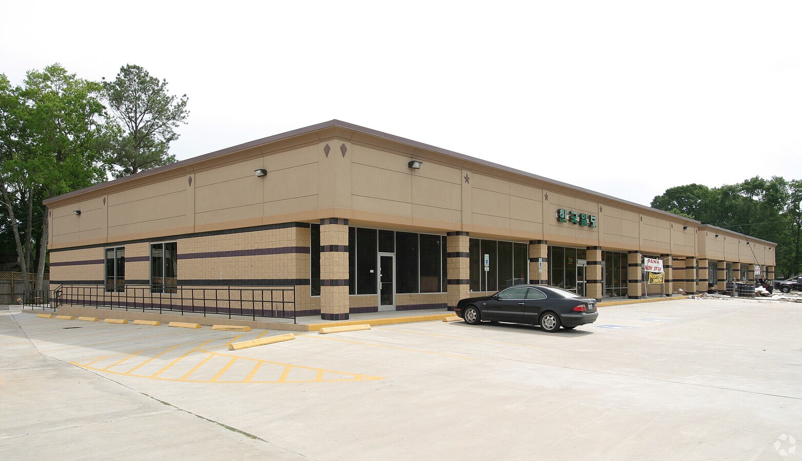 9875 Long Point Rd, Houston, TX 77055