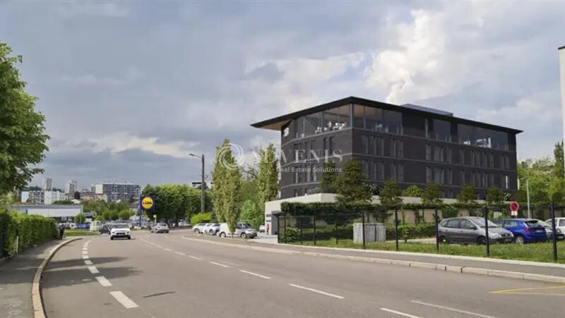 Office in Saint-Étienne for lease - Building Photo - Image 2 of 9