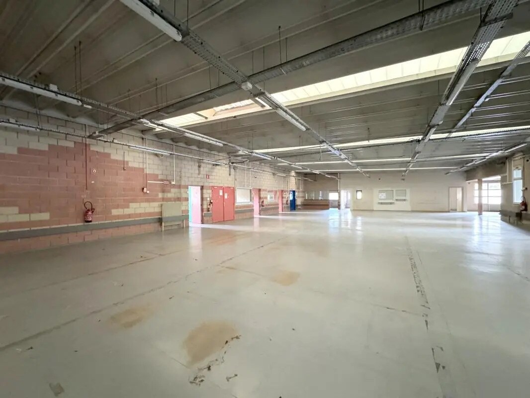 Industrial in Conflans-Sainte-Honorine for sale Building Photo- Image 1 of 17