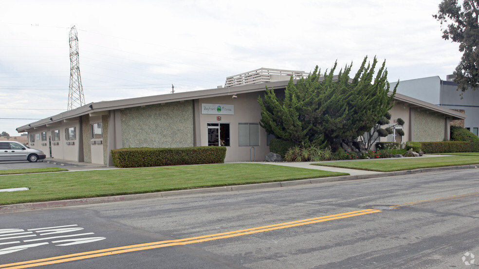 161-163 Constitution Dr, Menlo Park, CA for lease - Building Photo - Image 2 of 4