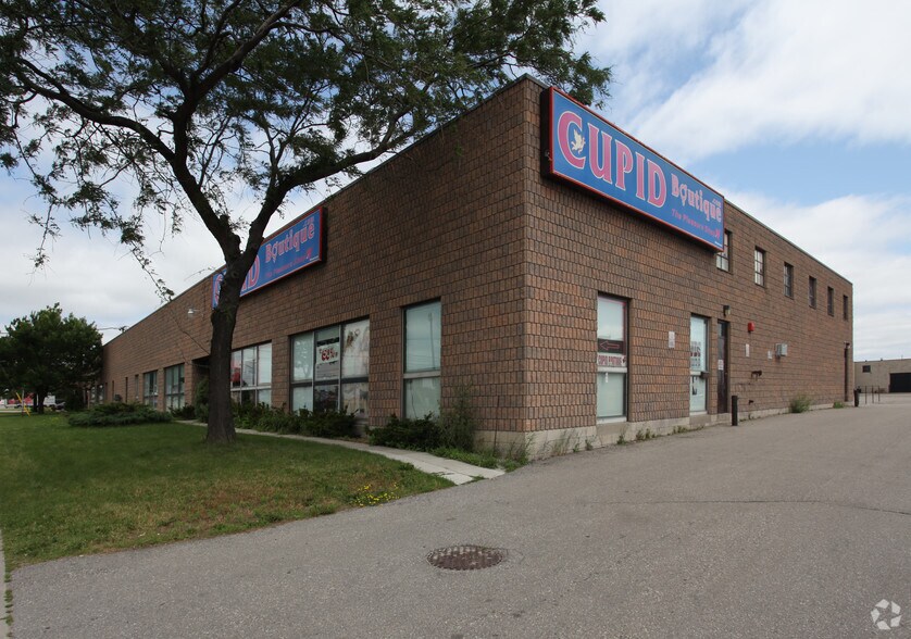 185 Carlingview Dr, Toronto, ON for sale - Primary Photo - Image 1 of 1