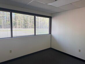 30 Boston Ct, Essex Junction, VT for lease Interior Photo- Image 2 of 6