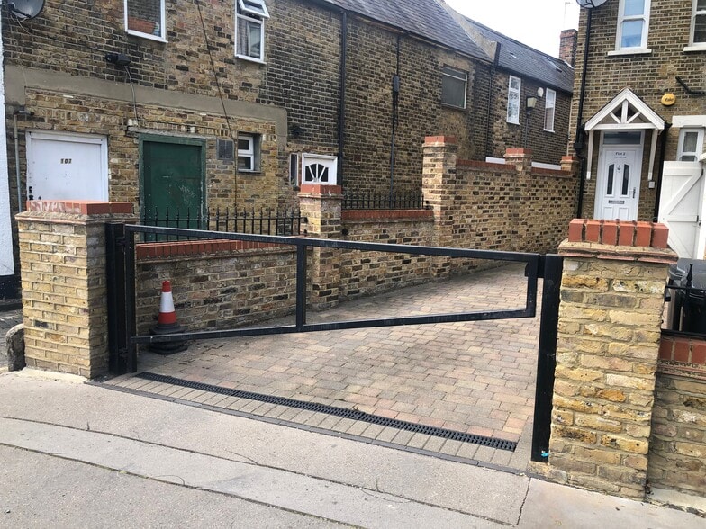 Ledbury Rd, London for sale - Building Photo - Image 3 of 4