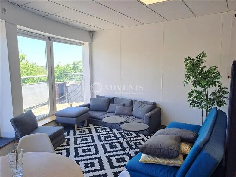 Office in Carquefou for lease - Building Photo - Image 2 of 6