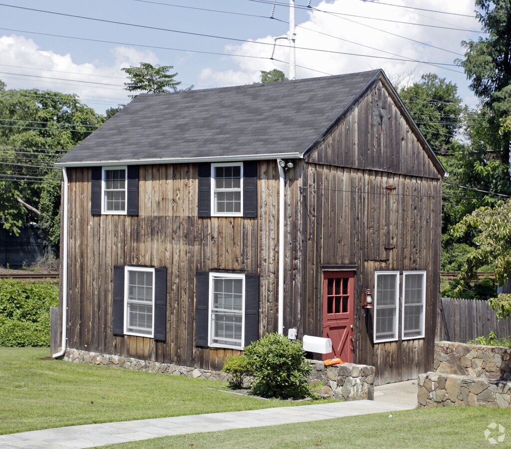 1200 Post Rd, Fairfield, CT 06824