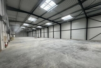 Flex in Ferrières-en-Brie for lease Interior Photo- Image 1 of 4