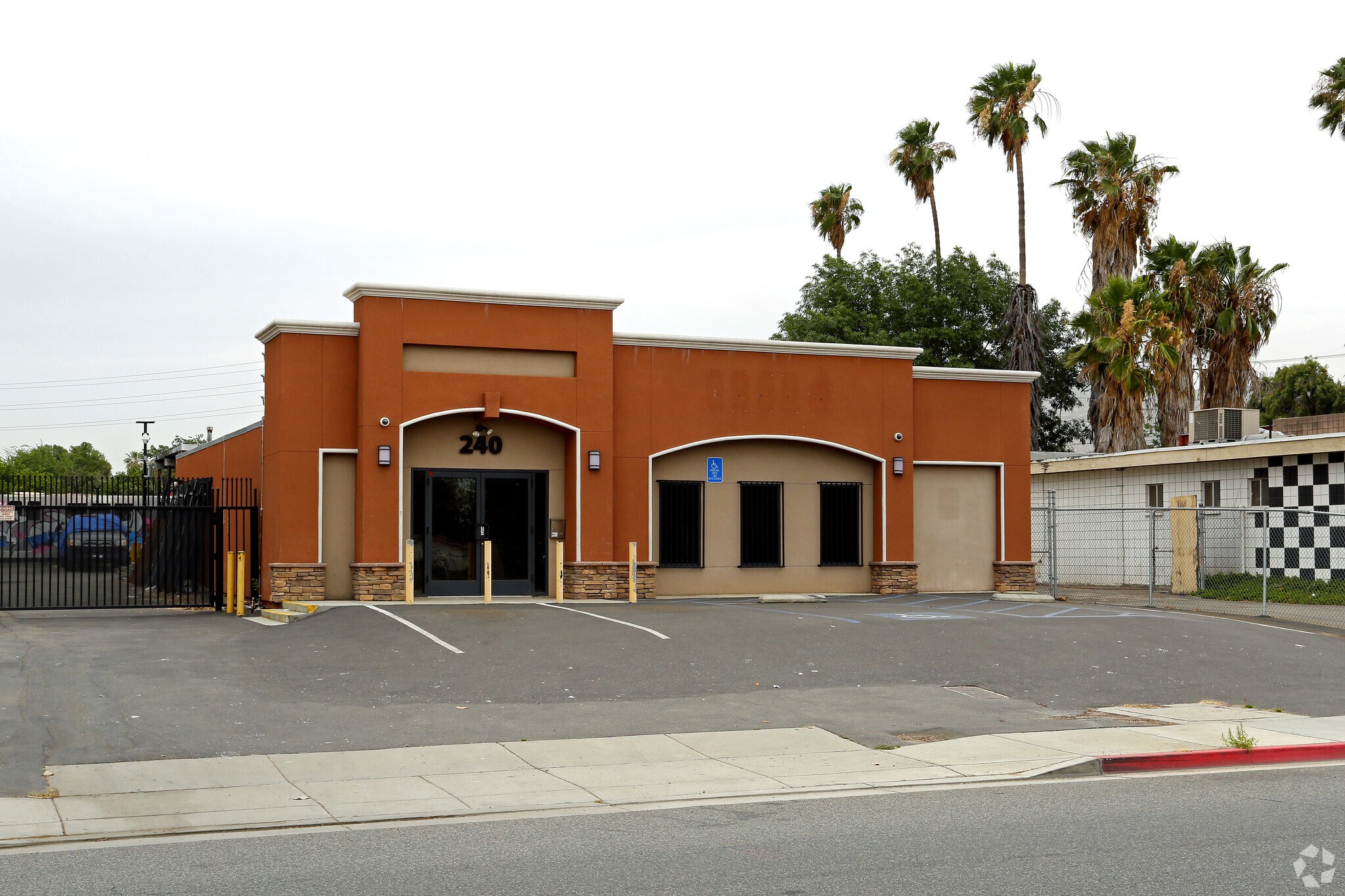 240 Iowa Ave, Riverside, CA, 92507 Freestanding Property For Sale