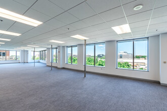 8020 Towers Crescent Dr, Vienna, VA for lease Interior Photo- Image 2 of 4