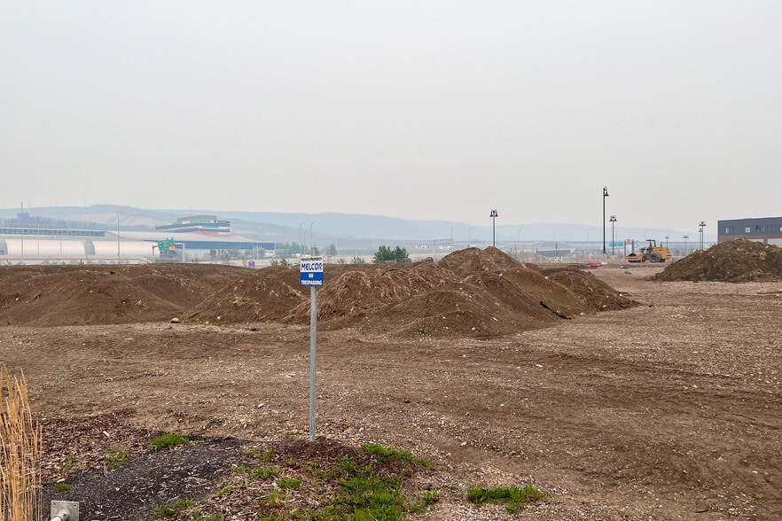 Greenwich Dr NW, Calgary, AB for lease - Construction Photo - Image 3 of 7