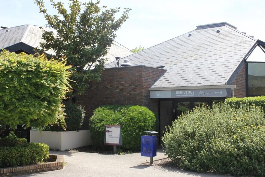 Office in Roissy-en-France for sale - Building Photo - Image 3 of 4