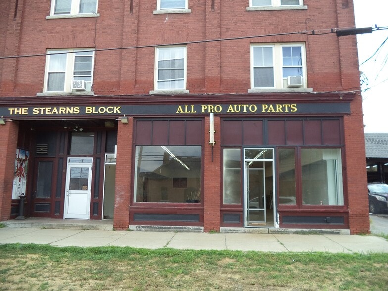 15-17 Railroad Sq, Nashua, NH for lease - Building Photo - Image 2 of 7