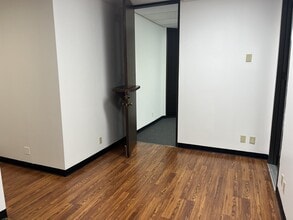 9100 Southwest Fwy, Houston, TX for lease Interior Photo- Image 2 of 13