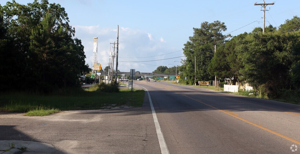 7116 Hwy 613, Moss Point, MS 39563