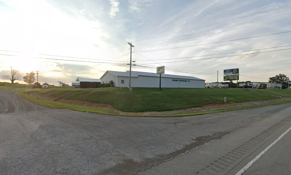 2010 Edmonton Rd, Tompkinsville, KY for sale - Building Photo - Image 2 of 12