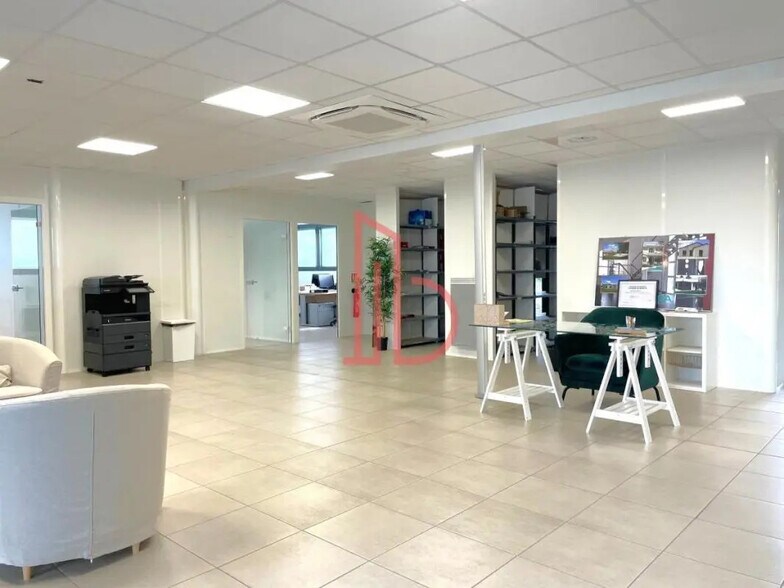 Office in Bruges for lease - Building Photo - Image 1 of 7