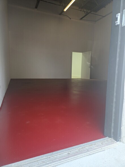 1011 NW 51st St, Fort Lauderdale, FL for lease - Building Photo - Image 3 of 16