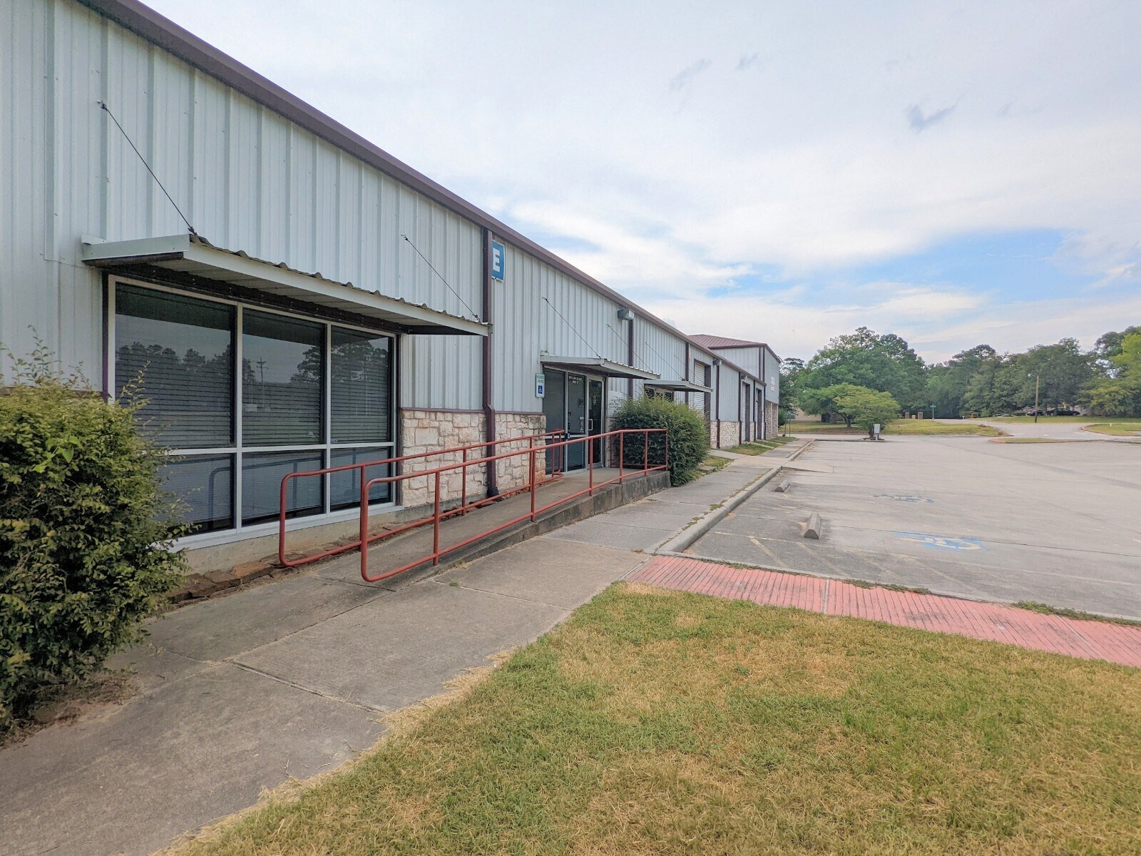 1151 N Loop 336 E, Conroe, TX for sale Building Photo- Image 1 of 1
