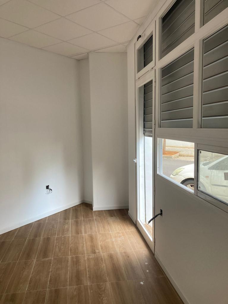 Retail in Llíria for lease Building Photo- Image 1 of 6