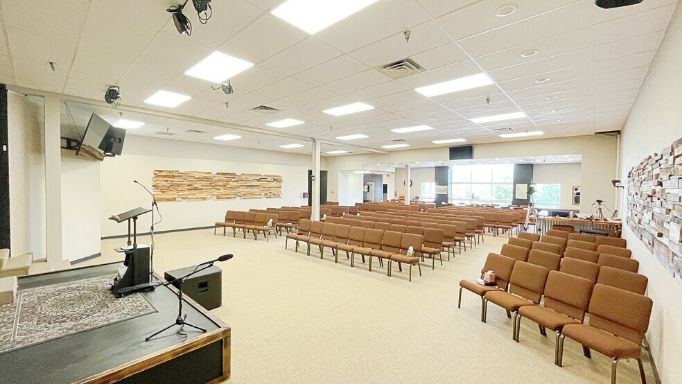 208 N 1st Ave, Sandpoint, ID for sale - Building Photo - Image 3 of 7