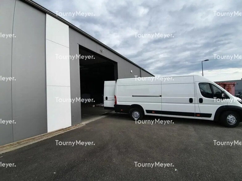 Industrial in Saint-Loubès for lease - Building Photo - Image 3 of 3