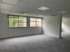 65 Rue Jean Jacques Rousseau, Suresnes for lease Interior Photo- Image 1 of 6