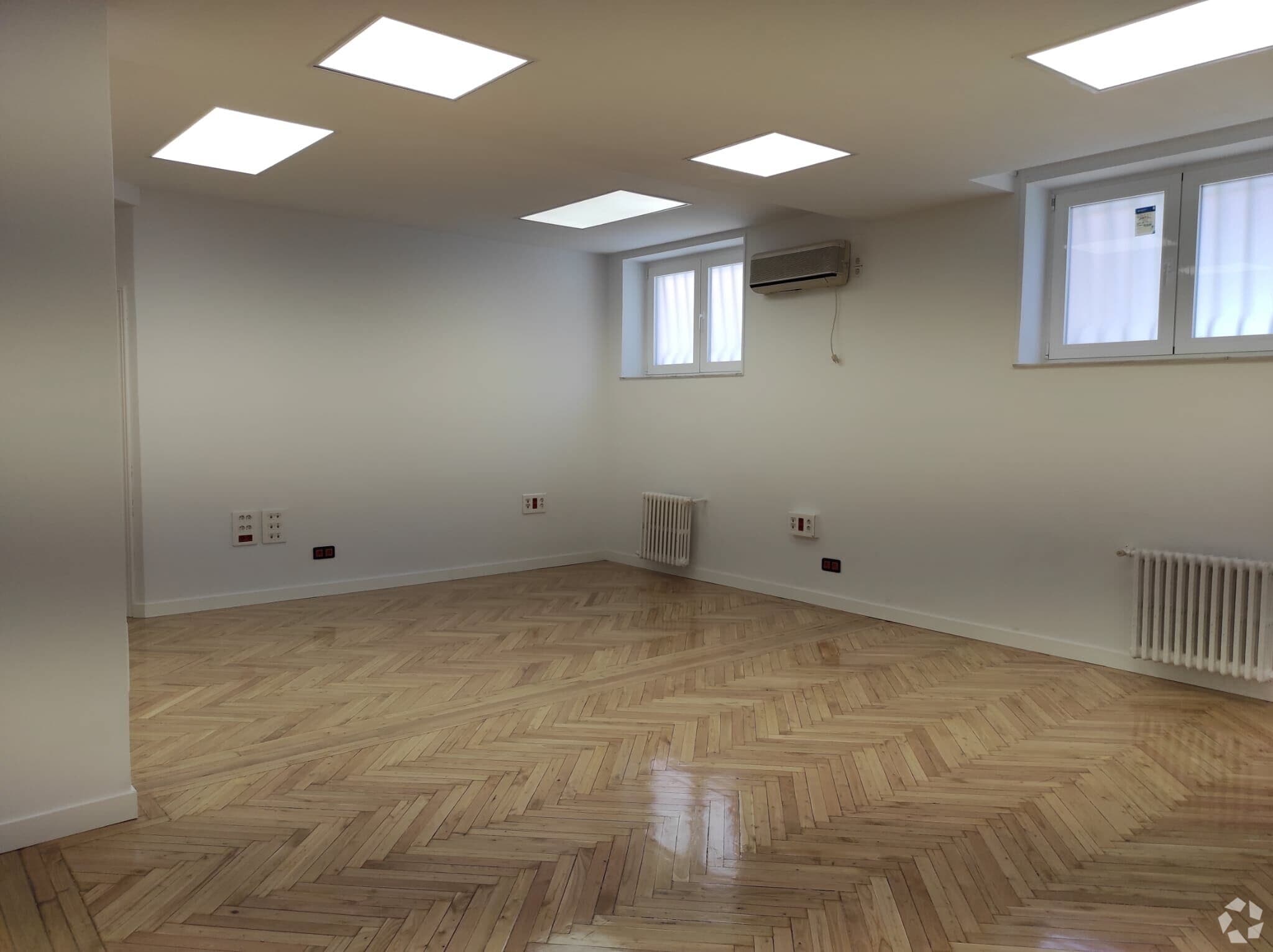 Office in Madrid, Madrid for lease Interior Photo- Image 1 of 8